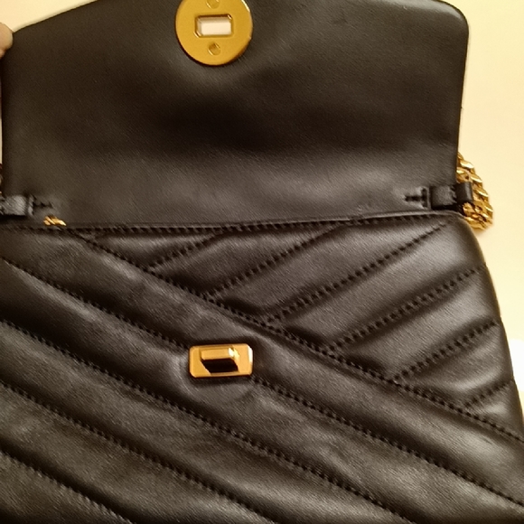 Tory Burch designer mini bags Kira Chevron Chain Wallet in Black mainTory Burch - Picture 7 of 13